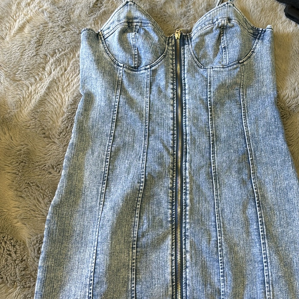 Womens dress size M